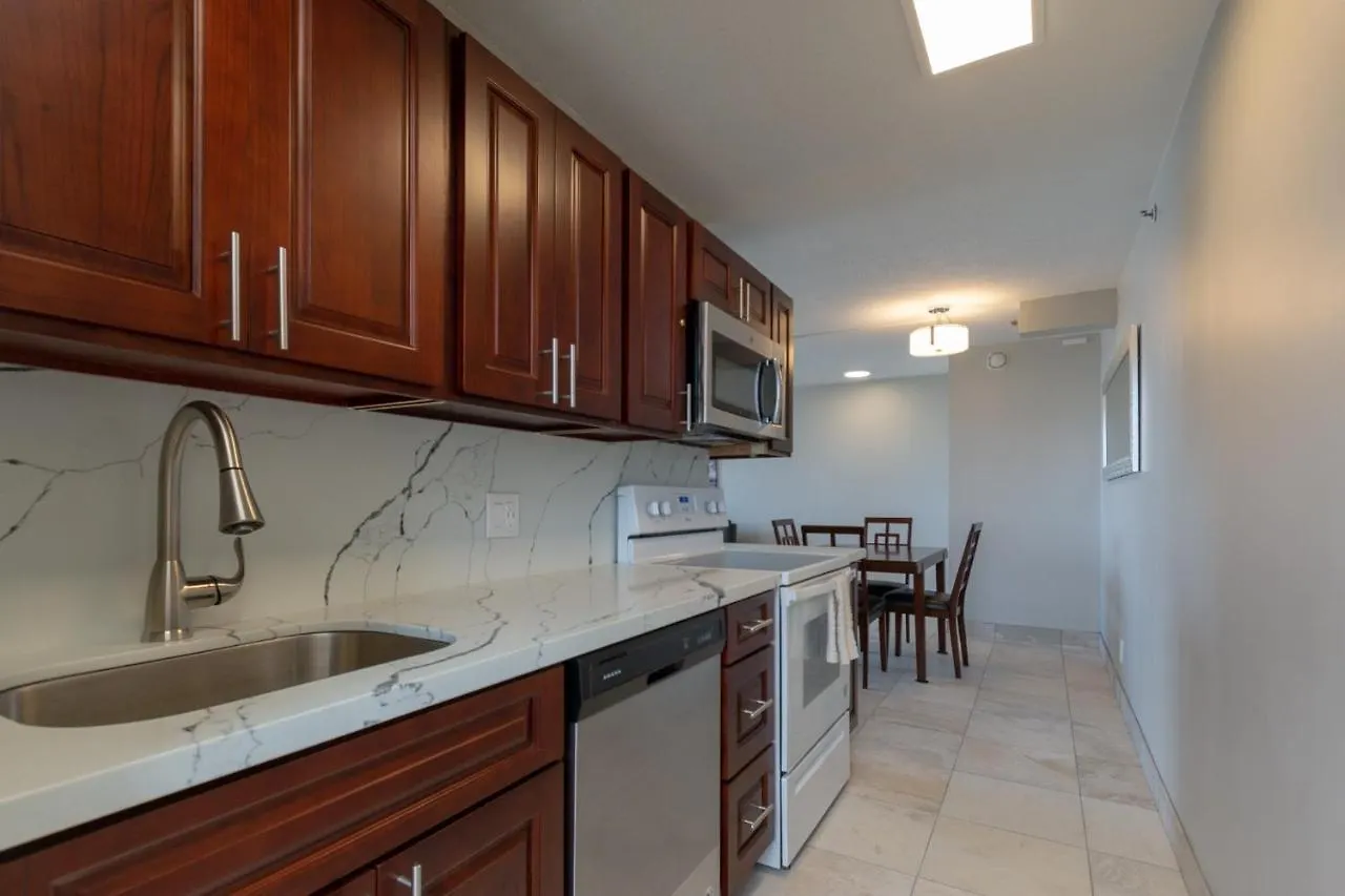 Newly Remodeled Corner Unit At The Waikiki Banyan With Diamond Head Views Condo Honolulu Apartamento